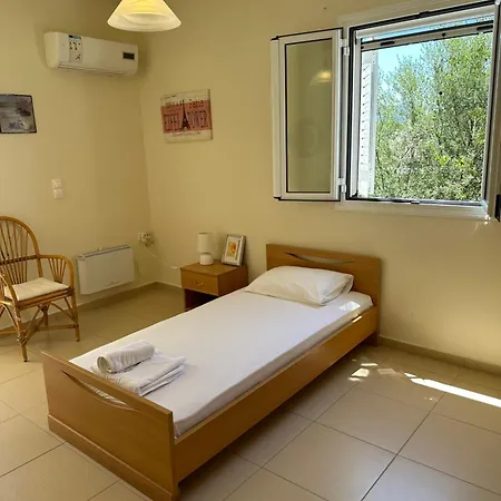 Palaiohora Avias アパート Avía